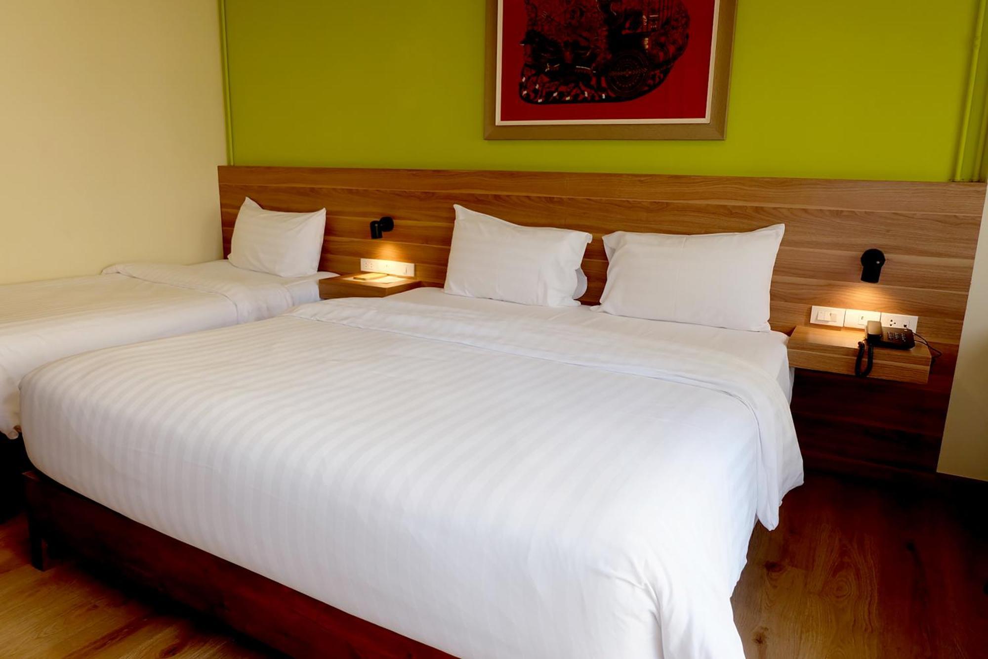 Siri Oriental Bangkok Hotel Номер фото