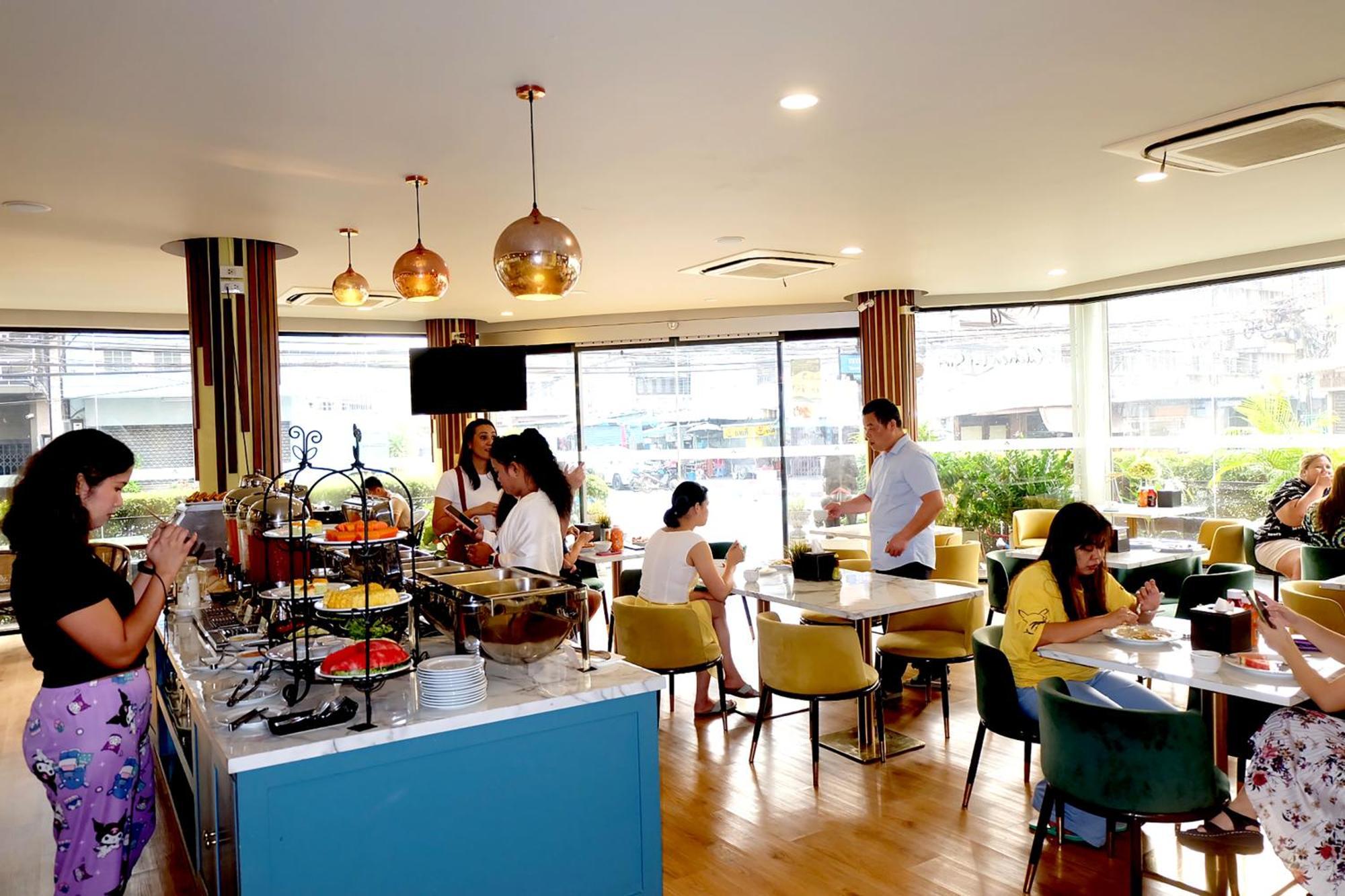 Siri Oriental Bangkok Hotel Экстерьер фото