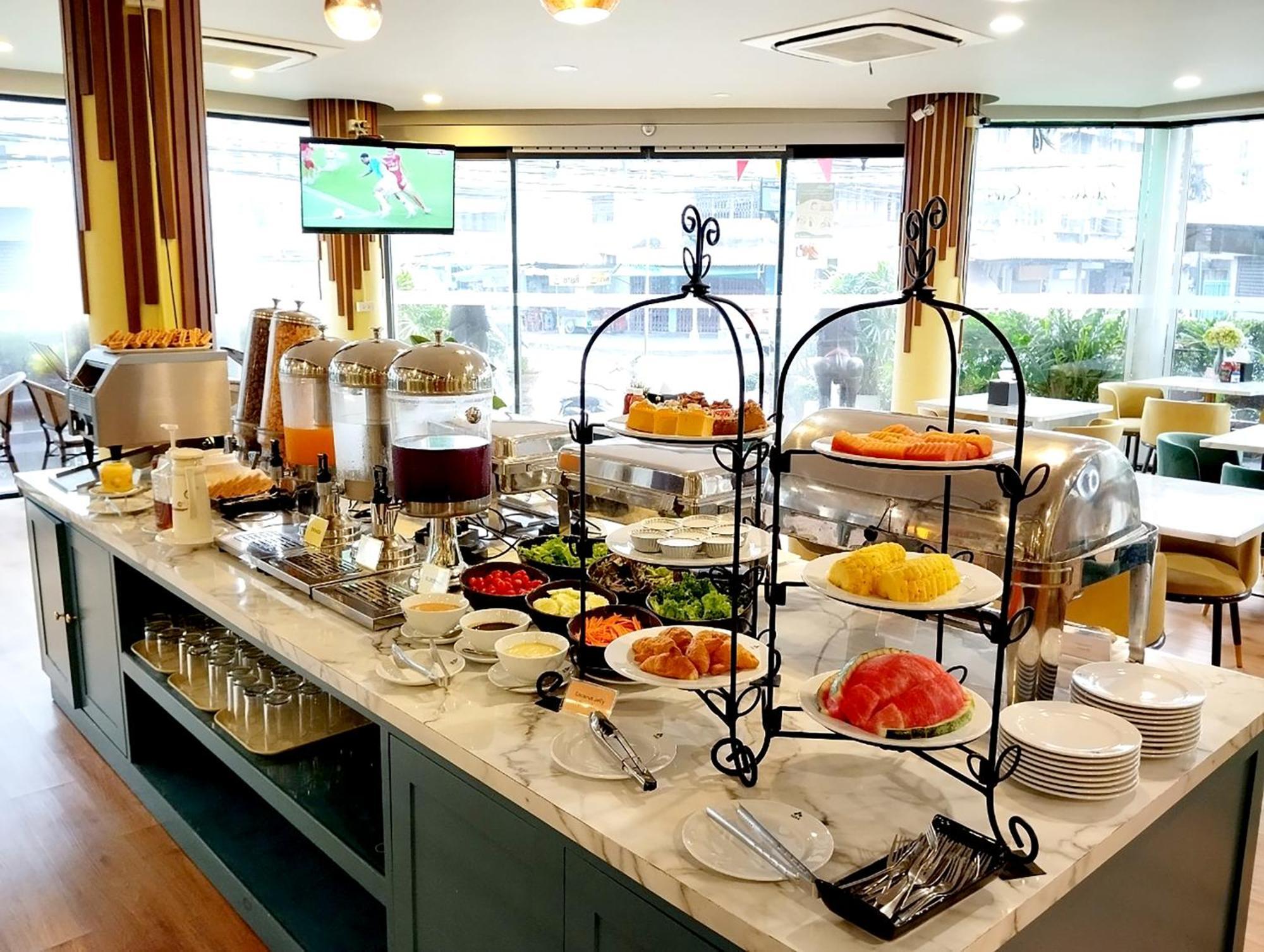 Siri Oriental Bangkok Hotel Номер фото